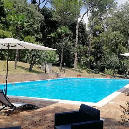 Casa vacanze For 6 People In Luzi Farmhouse Passo di Treia