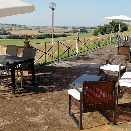 For 6 People In Luzi Farmhouse Casa vacanze Passo di Treia